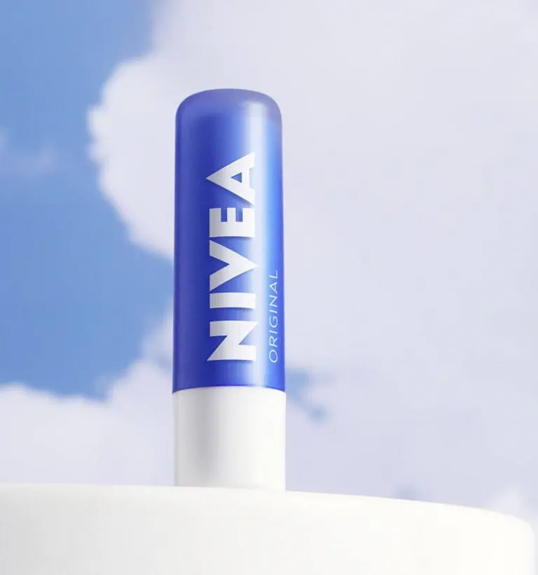 NIVEA "Базовый уход" Бальзам для губ